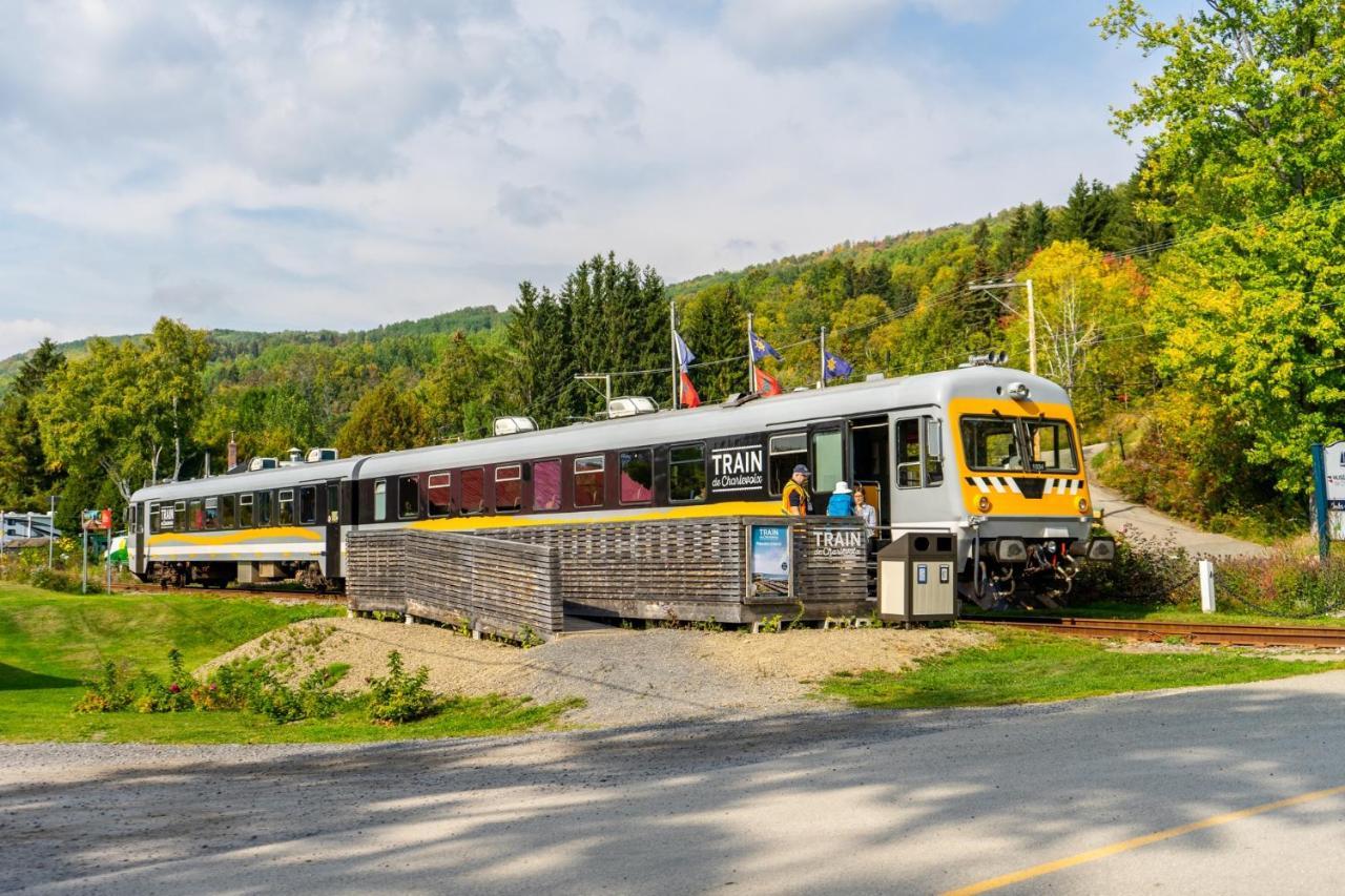 Auberge De La Rive De Charlevoix - Auberge De Jeunesse Familiale Pour Voyageurs De Tous Ages Saint-Joseph-de-la-Rive Eksteriør bilde