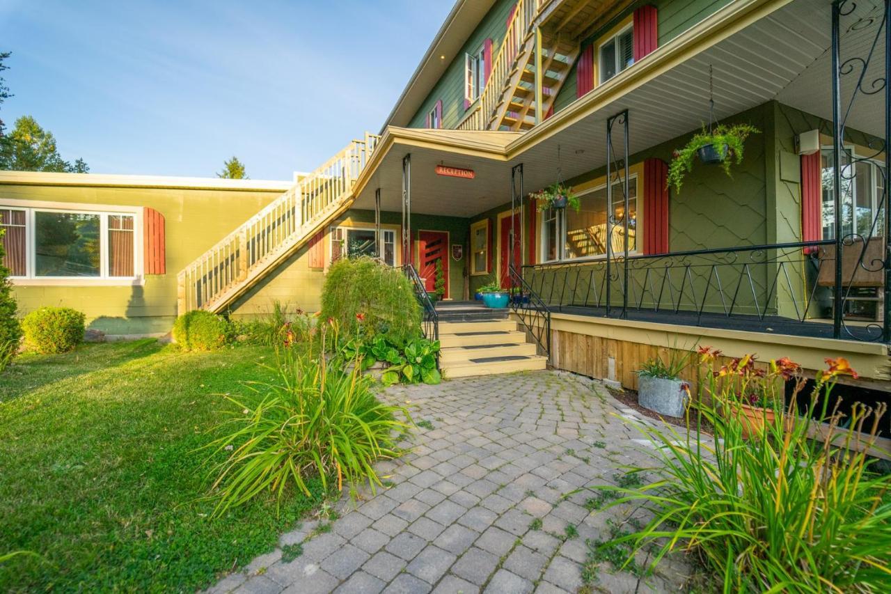 Auberge De La Rive De Charlevoix - Auberge De Jeunesse Familiale Pour Voyageurs De Tous Ages Saint-Joseph-de-la-Rive Eksteriør bilde